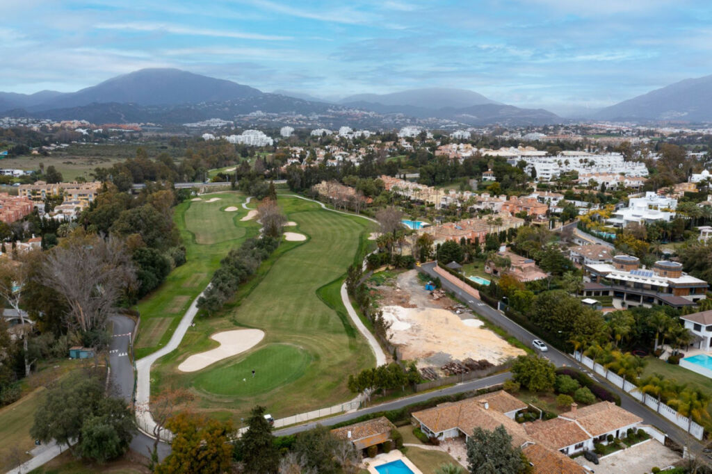 Residential Plot Guadalmina Baja Málaga - image 15
