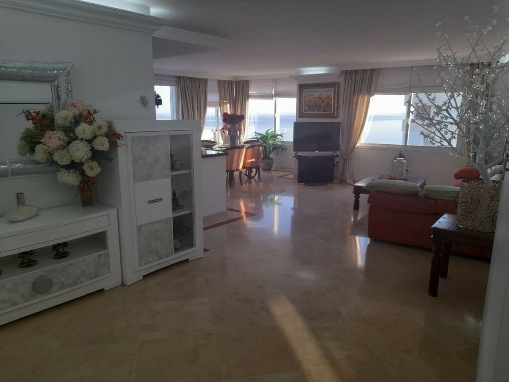 Penthouse Estepona Málaga - image 15