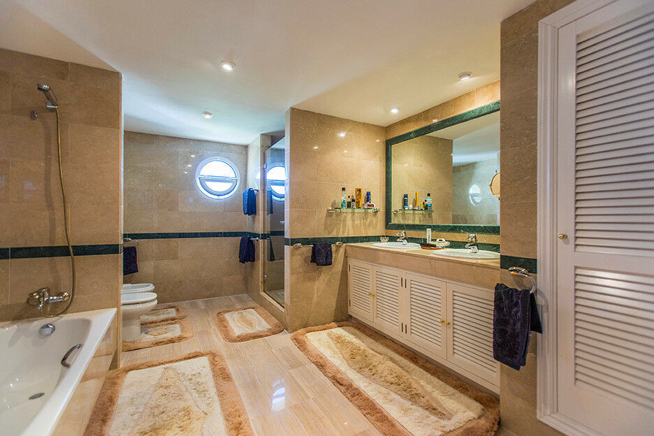Penthouse Elviria Málaga - image 15