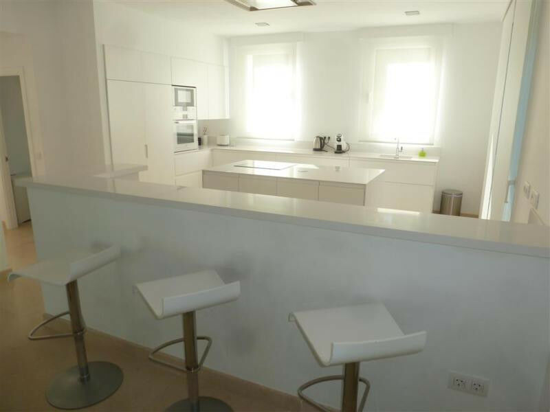 Detached Villa Guadalmina Baja Málaga - image 15