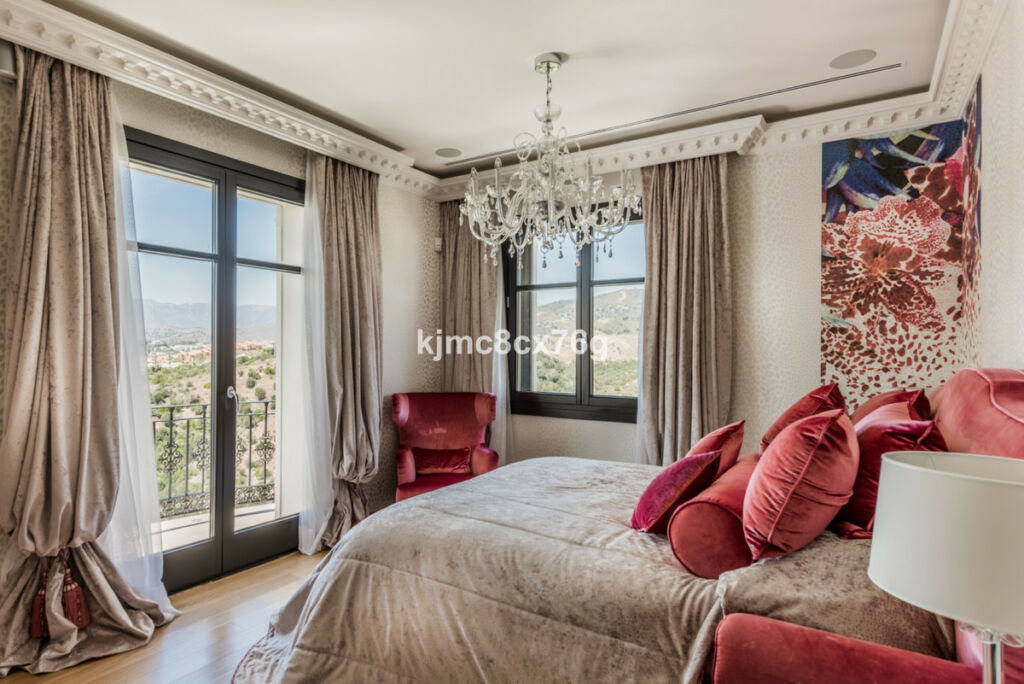 Detached Villa Hacienda Las Chapas Málaga - image 16