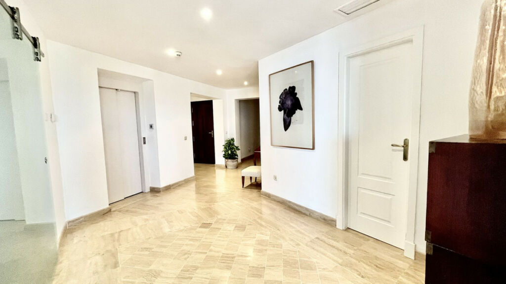 Penthouse Río Real Málaga - image 16