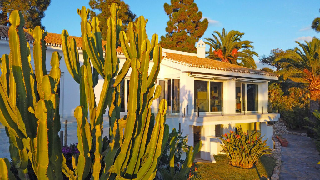 Detached Villa Hacienda Las Chapas Málaga - image 16