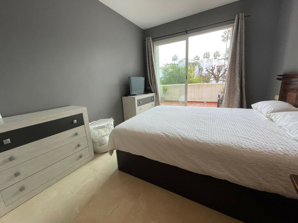 Ground Floor Apartment Estepona Málaga - image 16