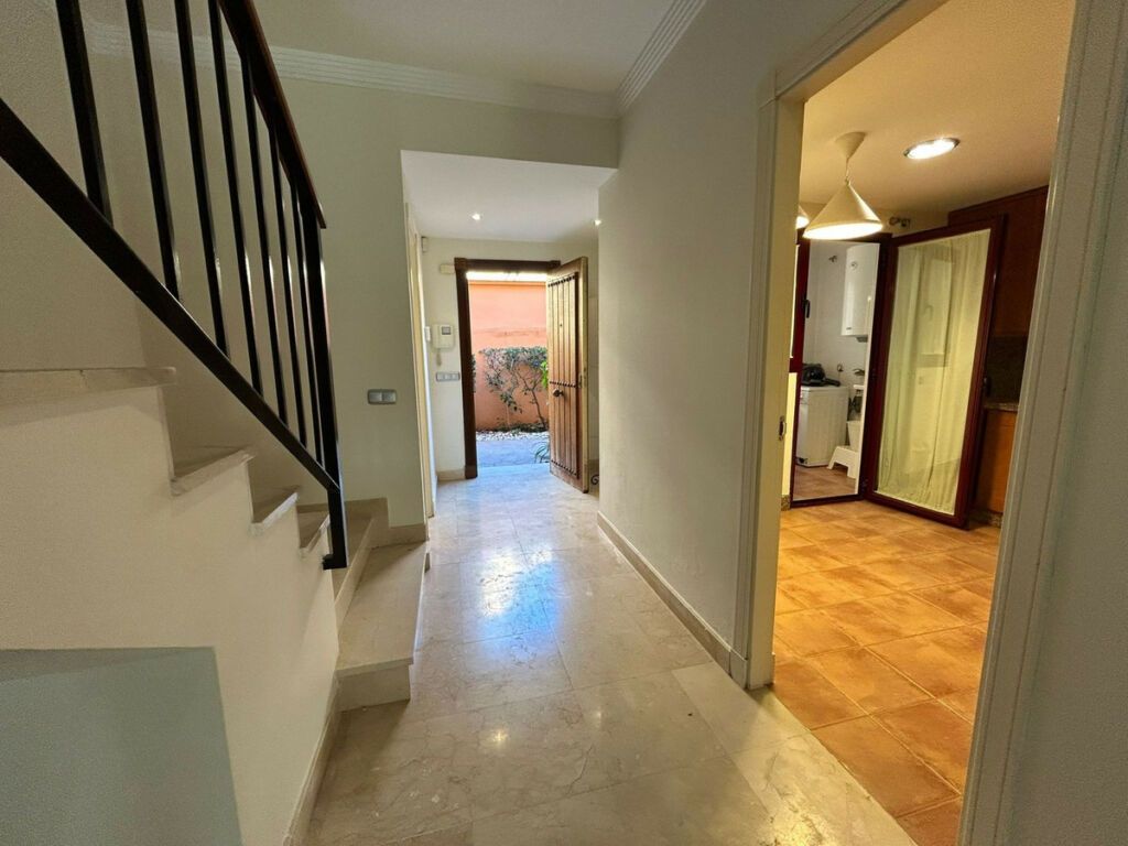 Townhouse Estepona Málaga - image 14