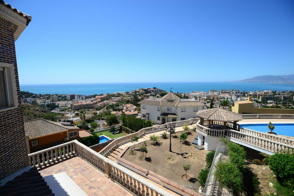 Detached Villa Málaga Este Málaga - image 16