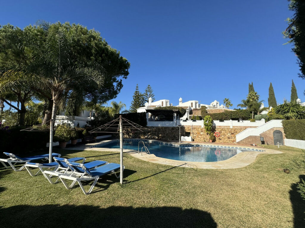 Detached Villa Bahía de Marbella Málaga - image 16