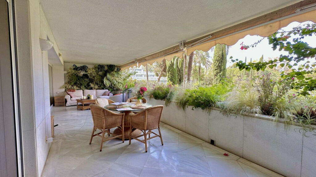 Middle Floor Apartment The Golden Mile Málaga - image 16