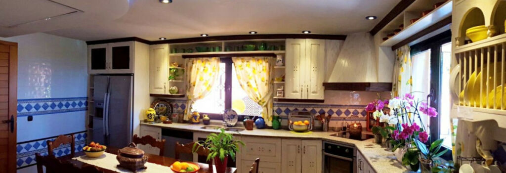 Detached Villa Estepona Málaga - image 17