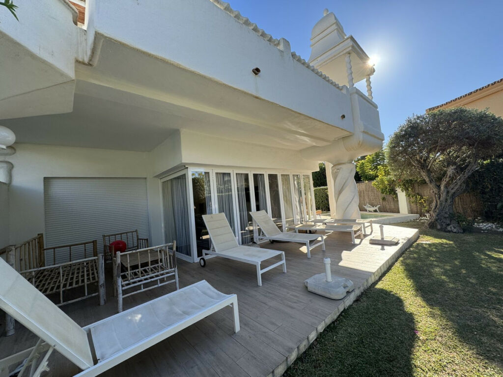 Detached Villa Bahía de Marbella Málaga - image 17