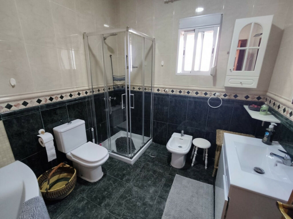 Detached Villa La Viñuela Málaga - image 17
