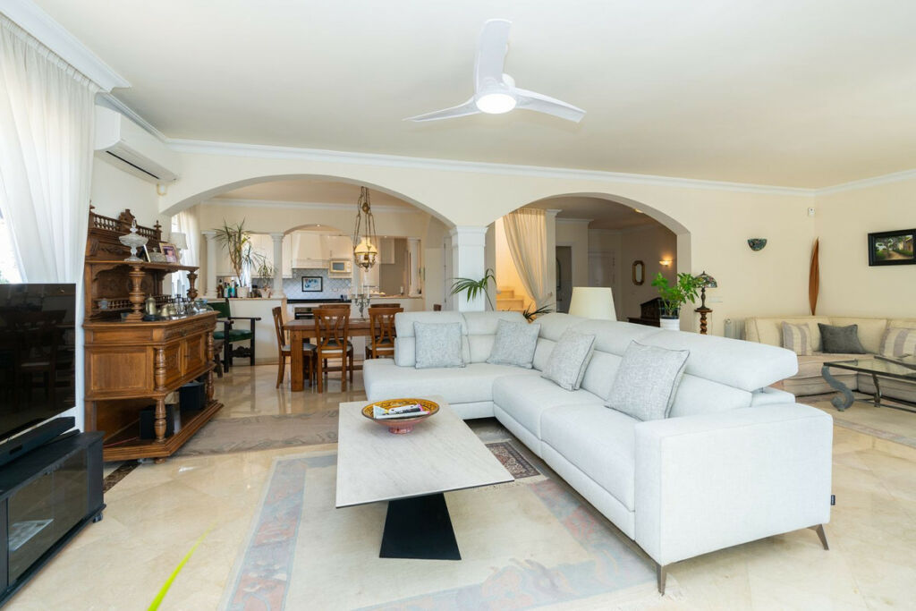 Detached Villa Torrenueva Málaga - image 18