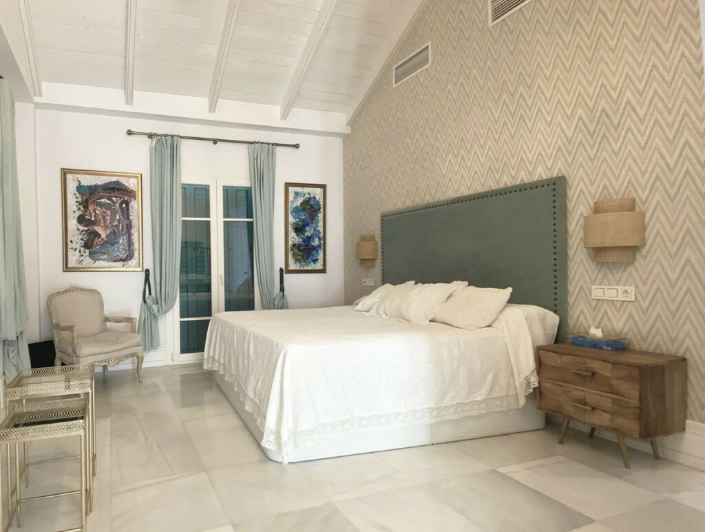 Detached Villa Marbella Málaga - image 16