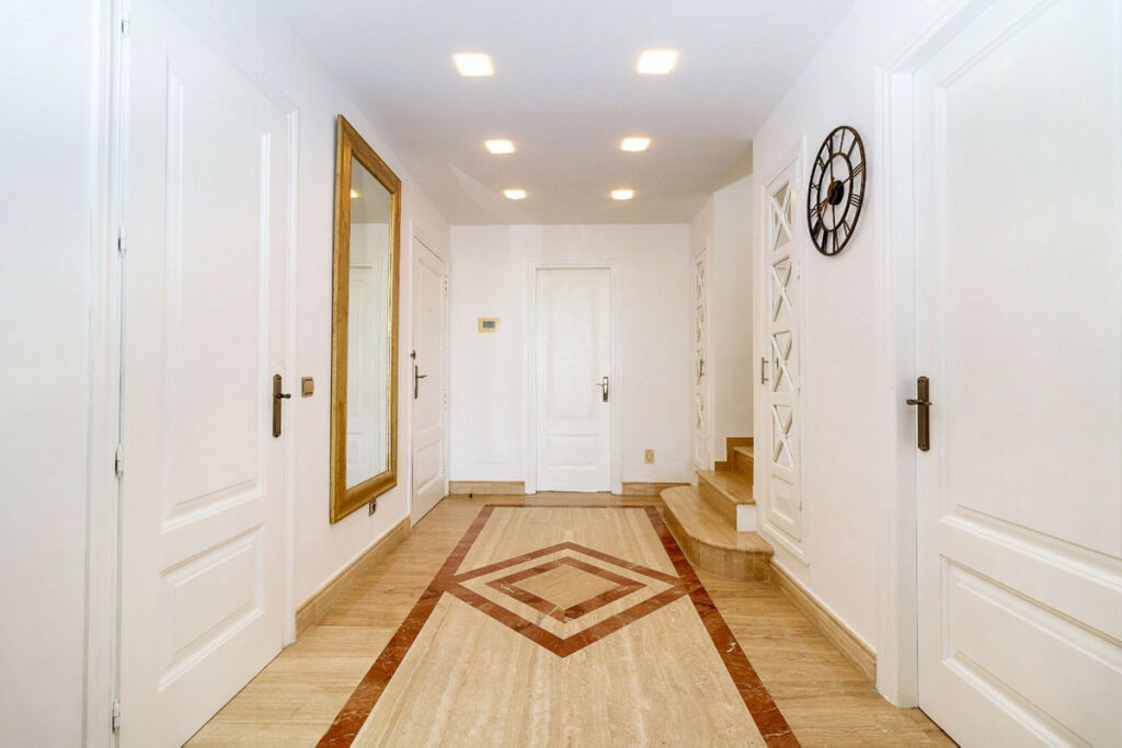 Penthouse Duplex The Golden Mile Málaga - image 17