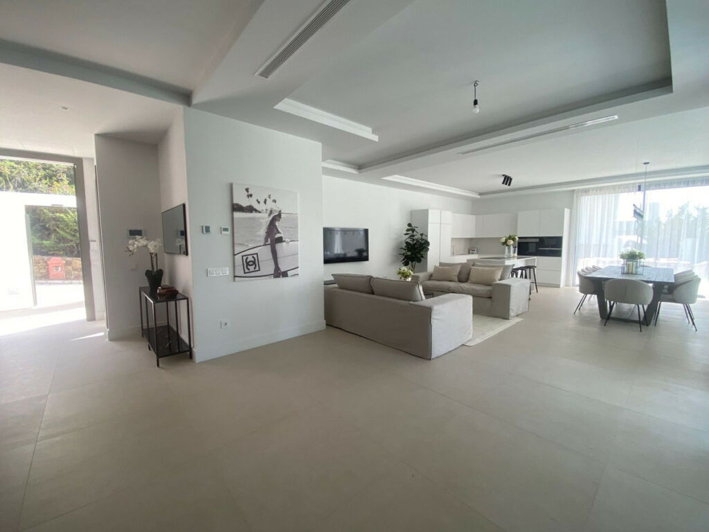 Detached Villa Monte Halcones Málaga - image 18