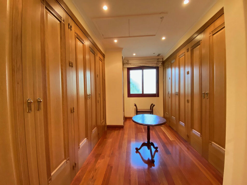 Detached Villa Sierra Blanca Málaga - image 23