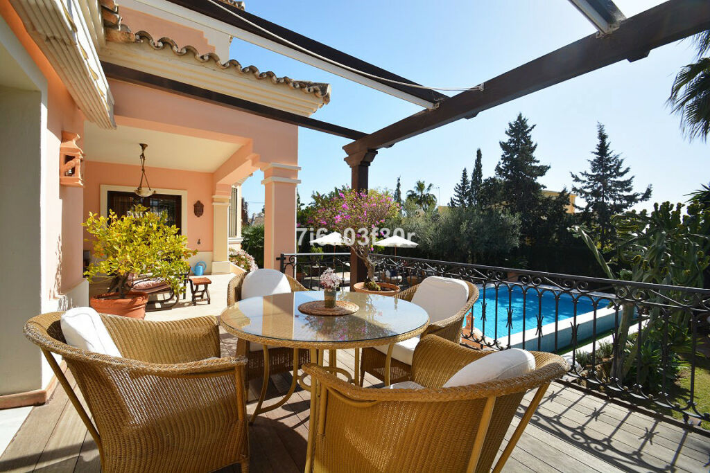 Detached Villa Nueva Andalucía Málaga - image 18