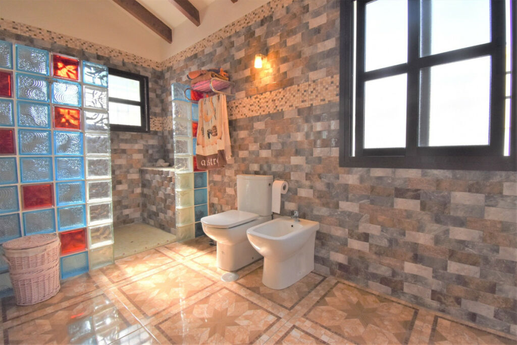 Detached Villa Villamartin Alicante - image 18