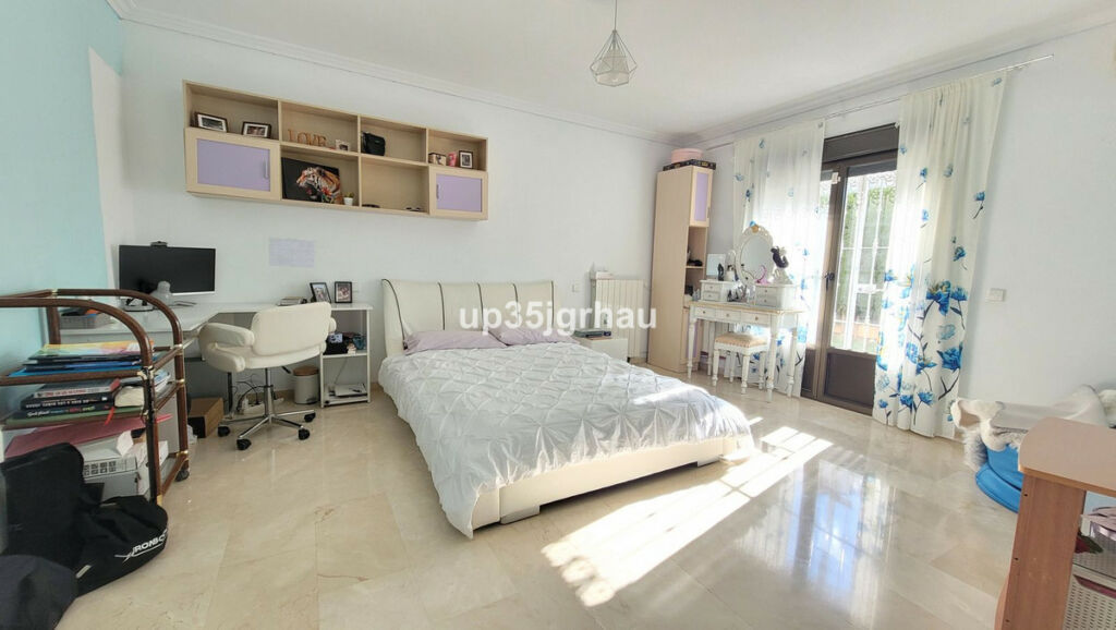Detached Villa Bel Air Málaga - image 18