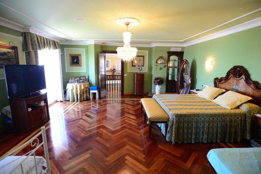 Detached Villa Málaga Este Málaga - image 18