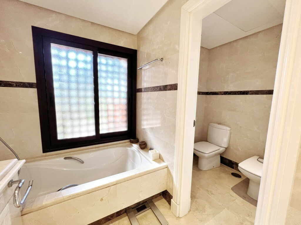 Penthouse Duplex Nueva Andalucía Málaga - image 18