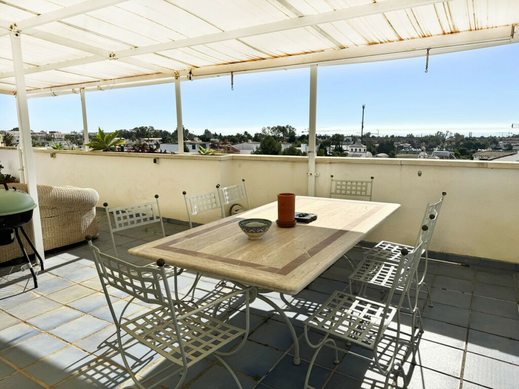 Top Floor Apartment Nueva Andalucía Málaga - image 18