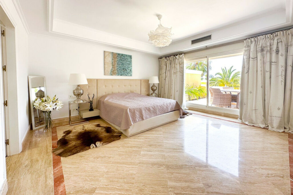 Penthouse Duplex The Golden Mile Málaga - image 18
