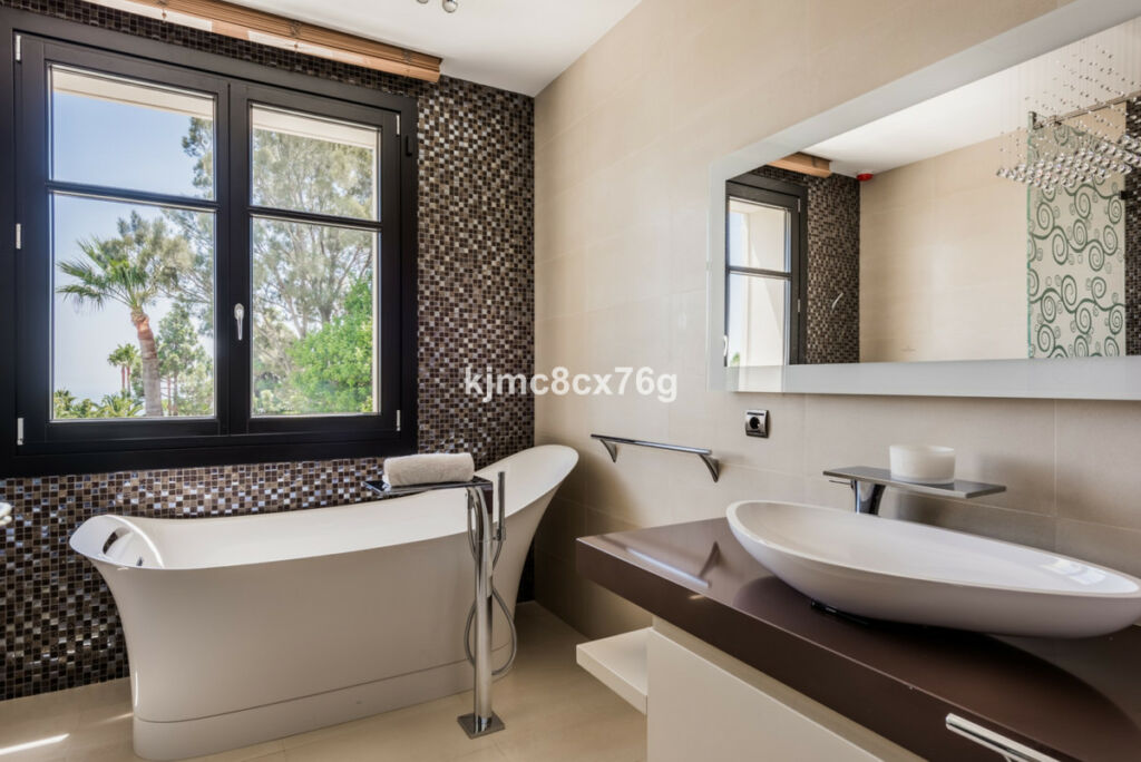 Detached Villa Hacienda Las Chapas Málaga - image 18