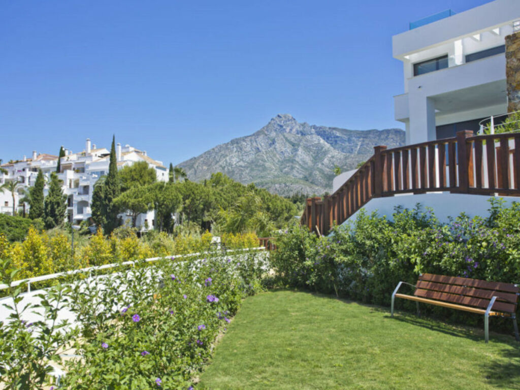 Townhouse The Golden Mile Málaga - image 18