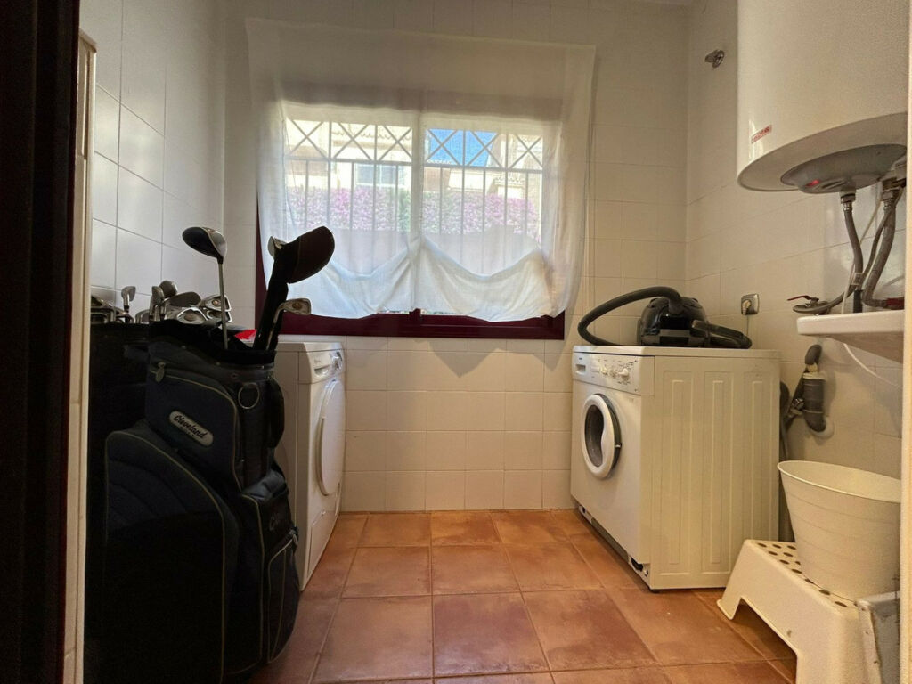 Townhouse Estepona Málaga - image 13