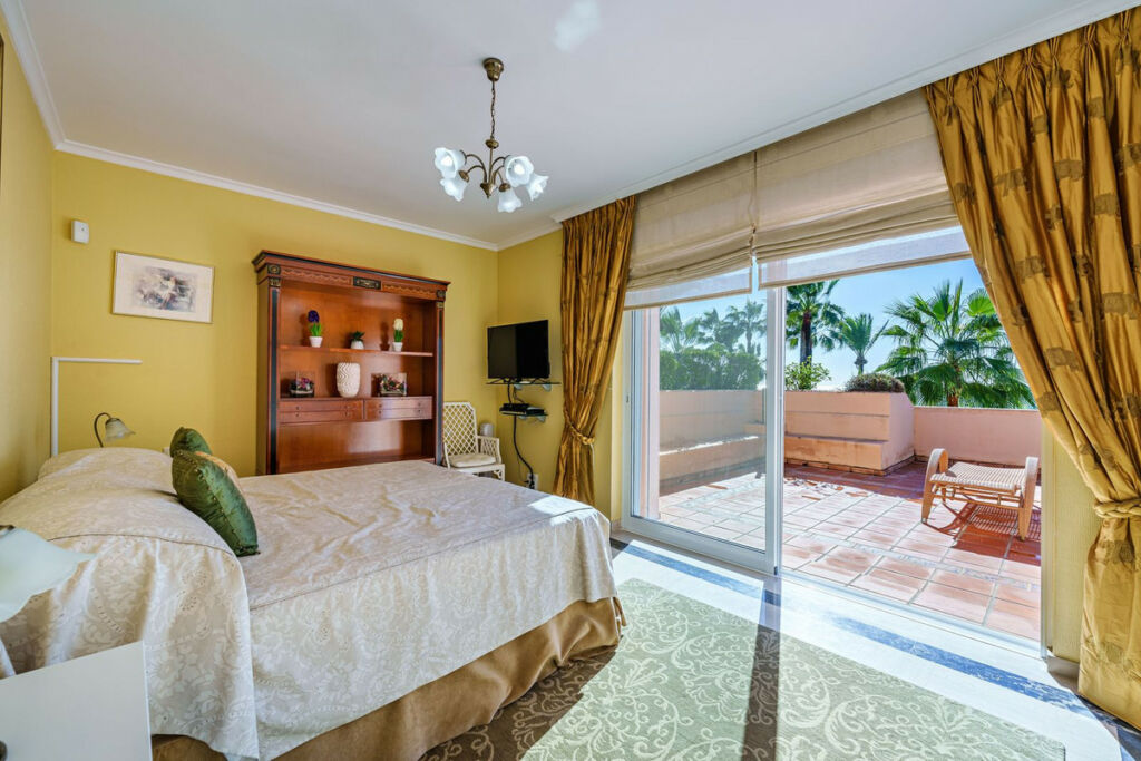 Detached Villa Benamara Málaga - image 19