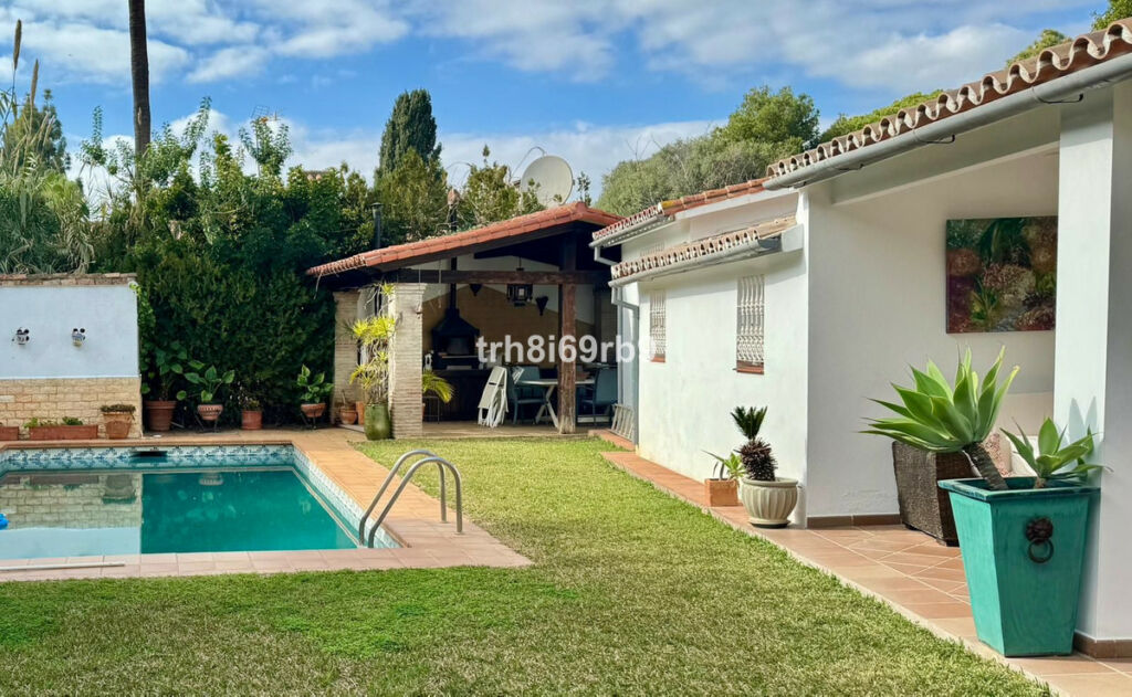 Detached Villa Atalaya Málaga - image 19