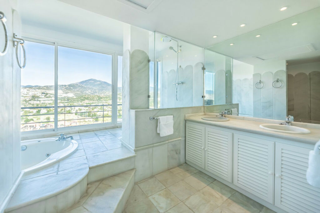 Penthouse Nueva Andalucía Málaga - image 20