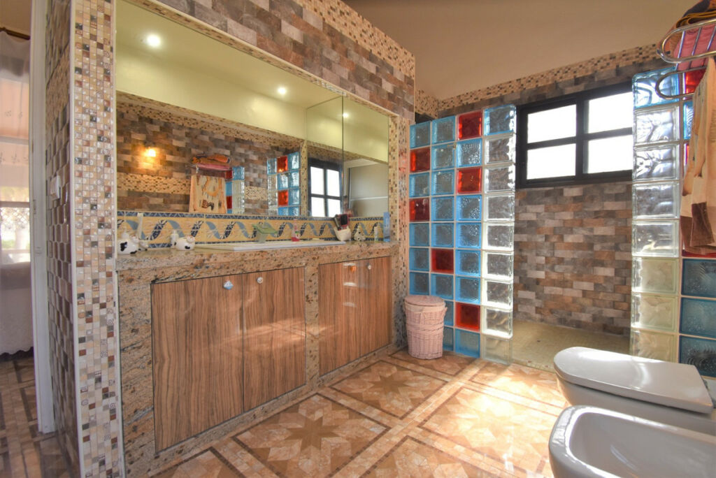 Detached Villa Villamartin Alicante - image 19