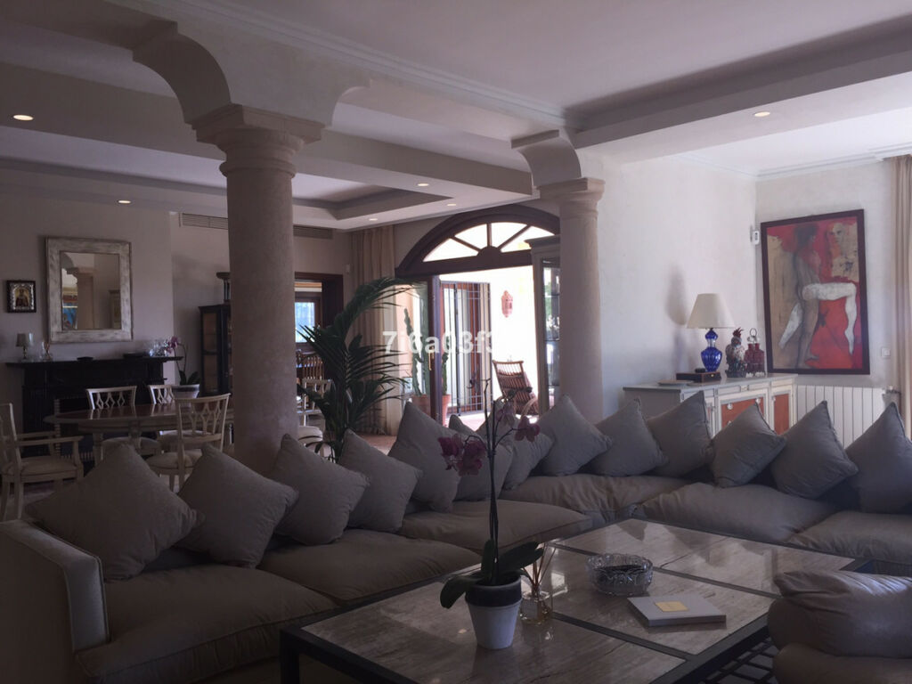 Detached Villa Nueva Andalucía Málaga - image 19
