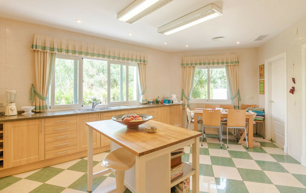 Detached Villa Benahavís Málaga - image 19