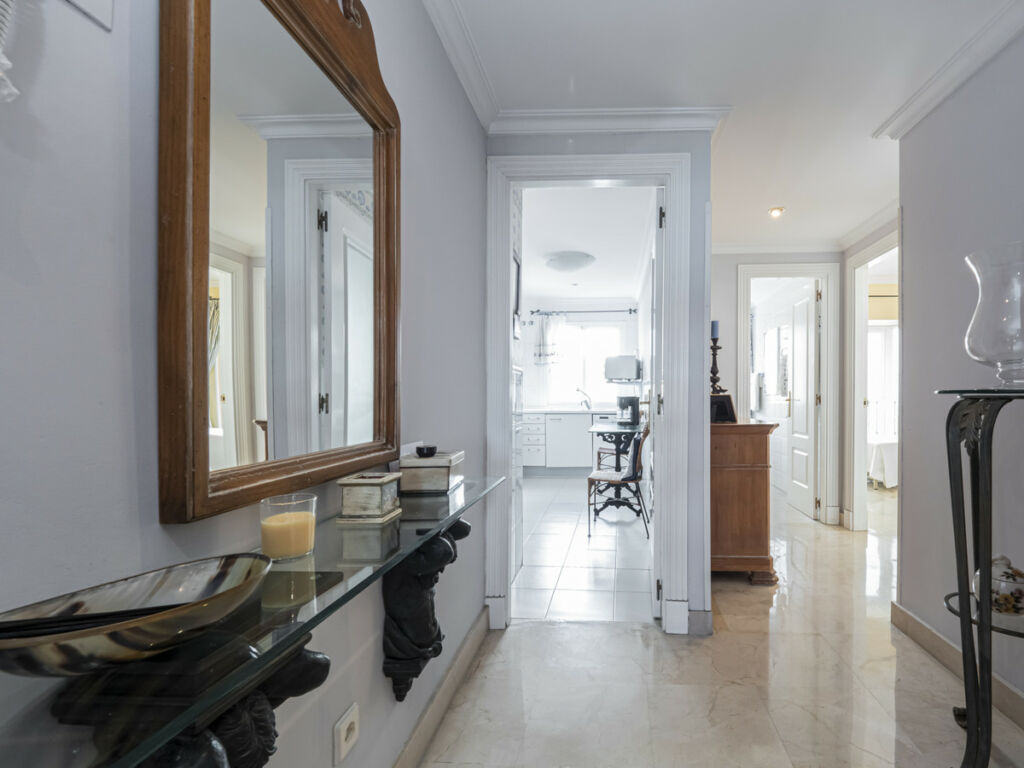 Middle Floor Apartment Puerto Banús Málaga - image 19