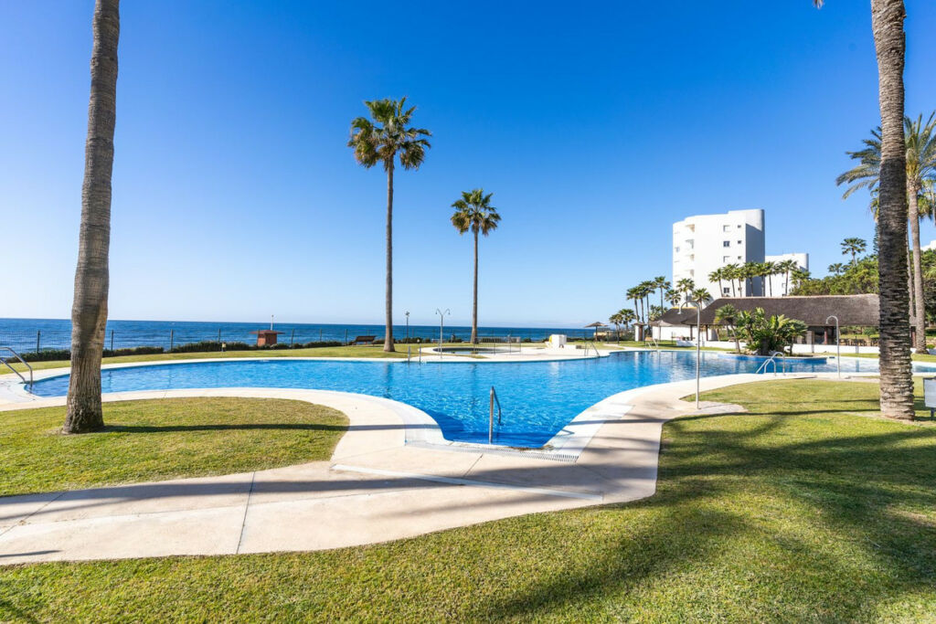Middle Floor Apartment Calahonda Málaga