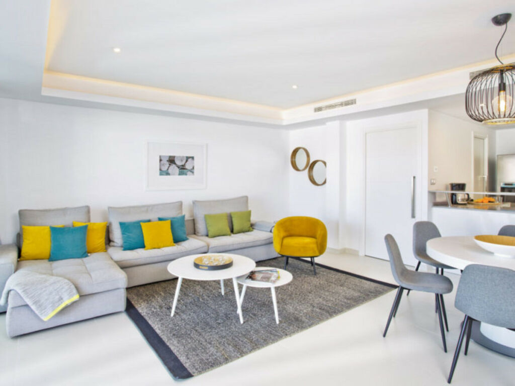 Townhouse The Golden Mile Málaga - image 2