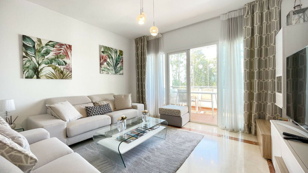 Penthouse Duplex Nueva Andalucía Málaga - image 2