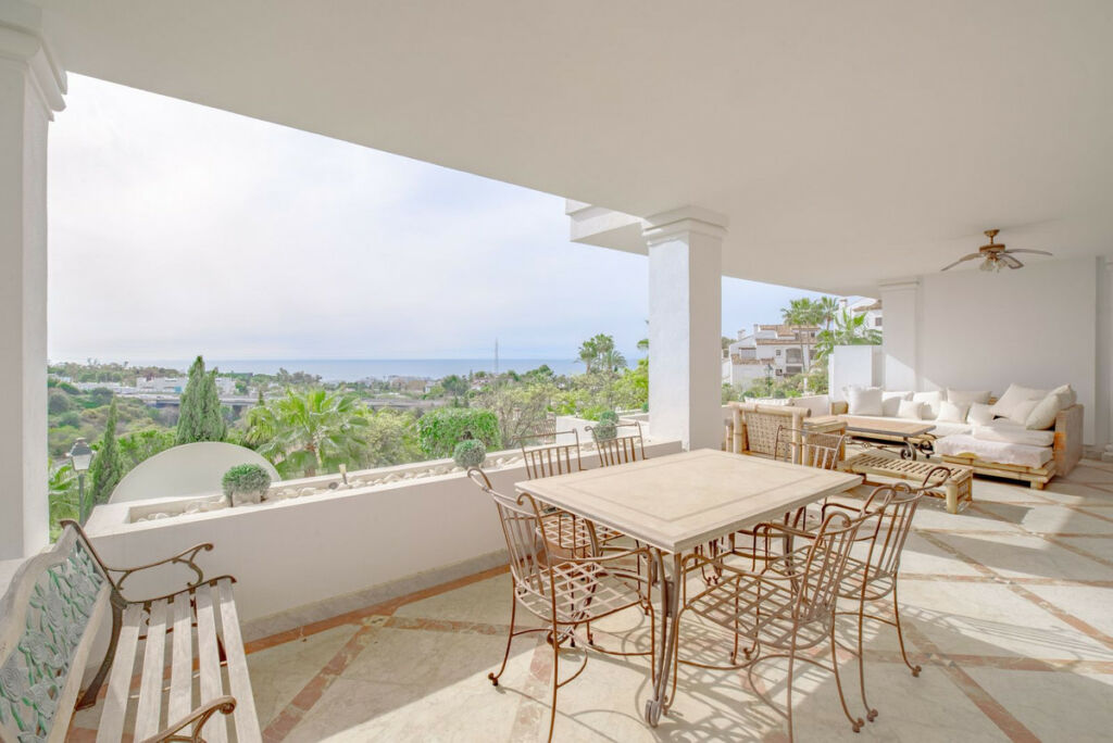 Ground Floor Apartment The Golden Mile Málaga - image 2