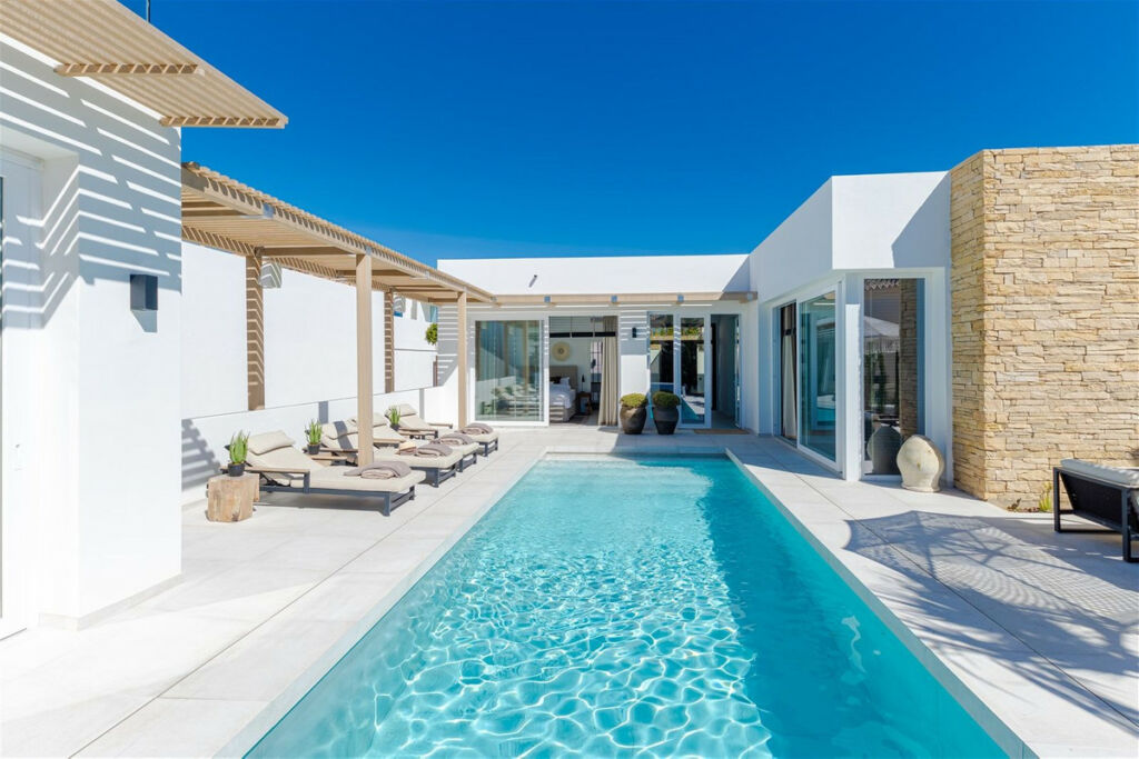 Detached Villa Riviera del Sol Málaga - image 2