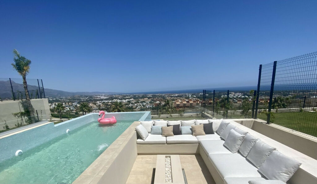 Detached Villa Benahavís Málaga - image 2