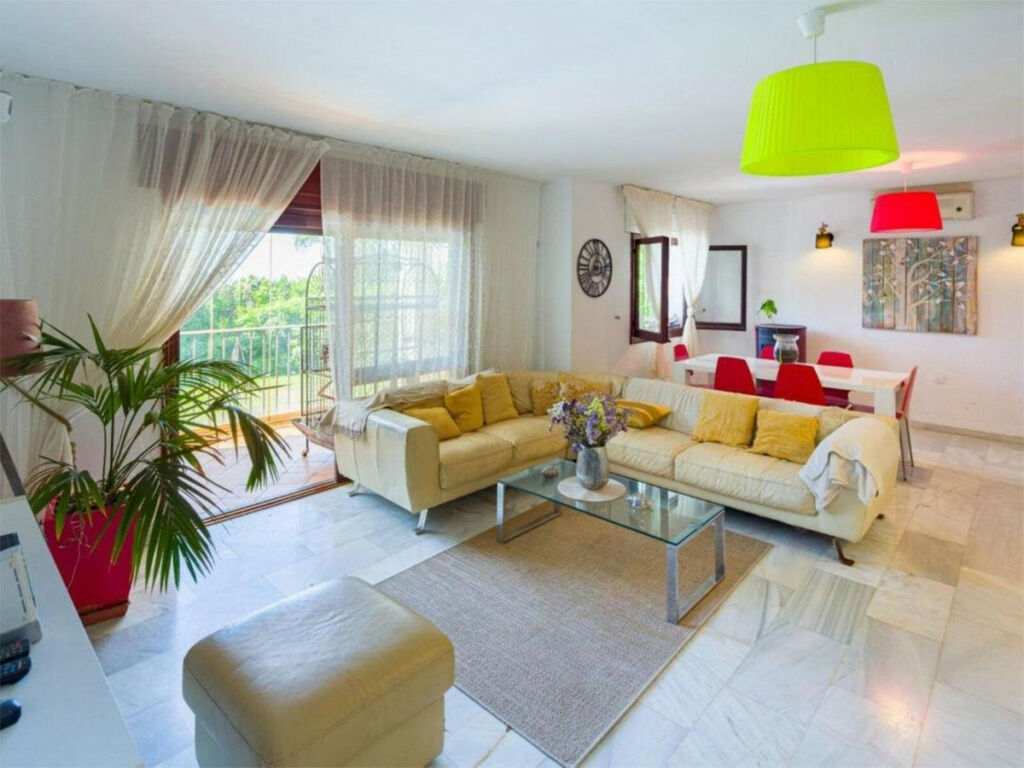 Detached Villa El Rosario Málaga - image 2