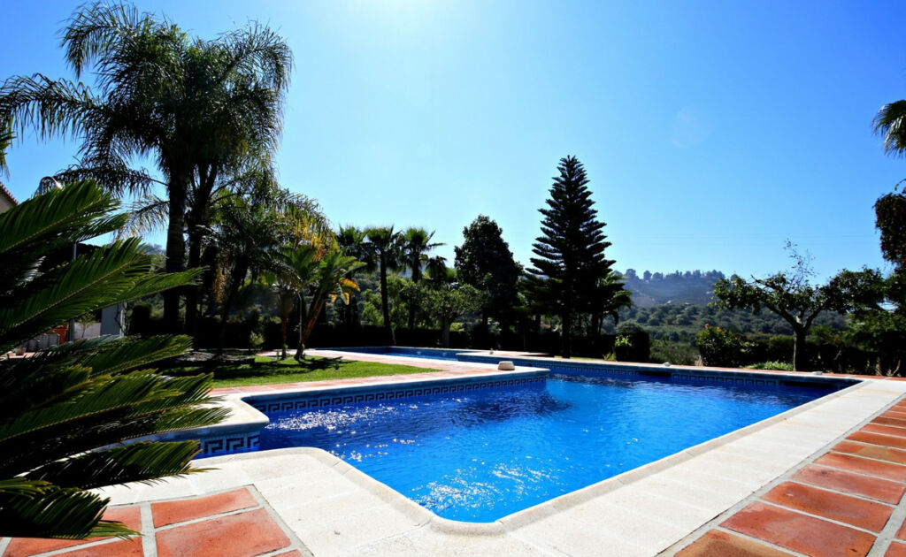 Detached Villa Frigiliana Málaga - image 2