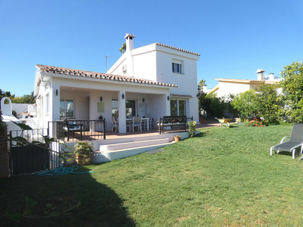 Detached Villa San Pedro de Alcántara Málaga - image 2