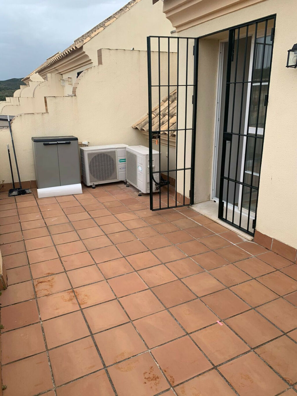 Townhouse Manilva Málaga - image 2