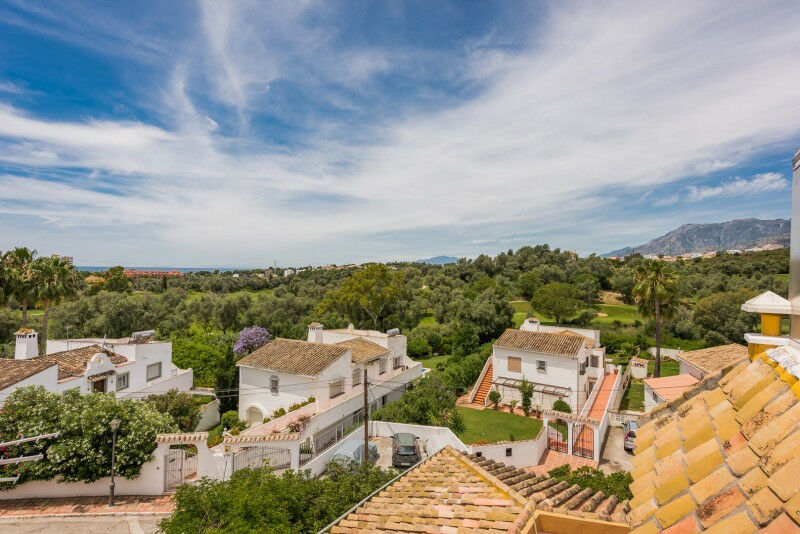 Detached Villa El Rosario Málaga - image 2