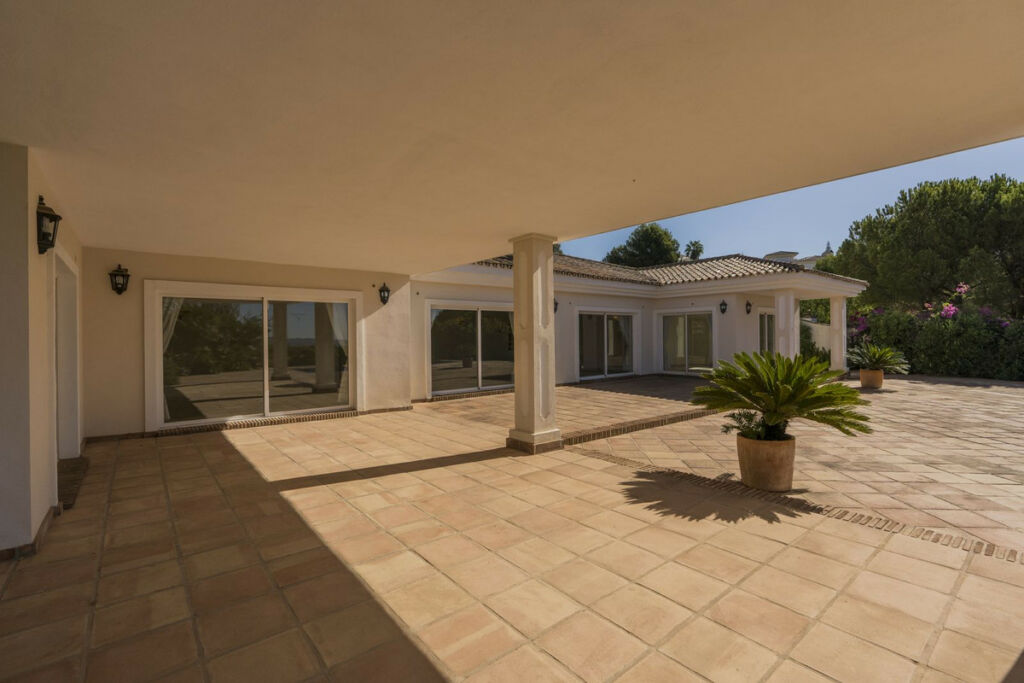 Detached Villa Valtocado Málaga - image 2