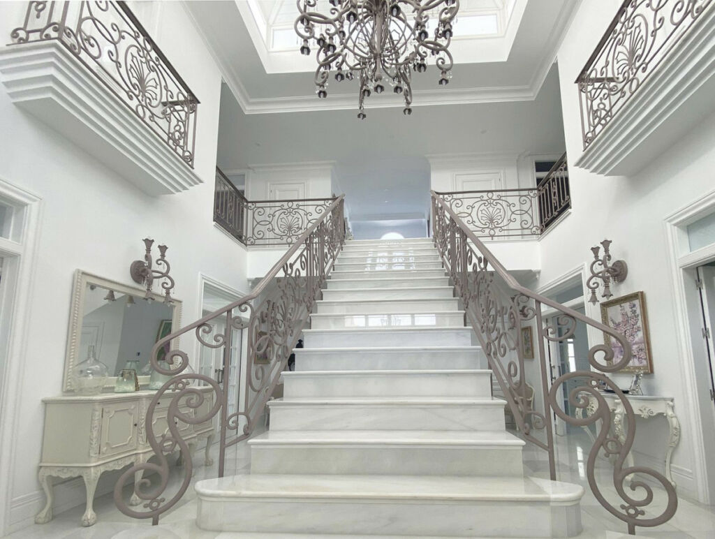 Detached Villa Marbella Málaga - image 2